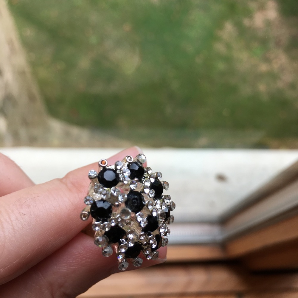 Sparkly Clip on earrings - Picture 11 of 11